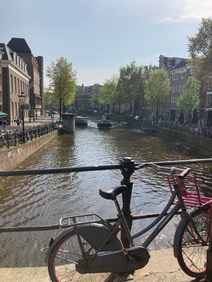 Promenade libre dans la ville d'Amsterdam / visite marché aux fleurs..